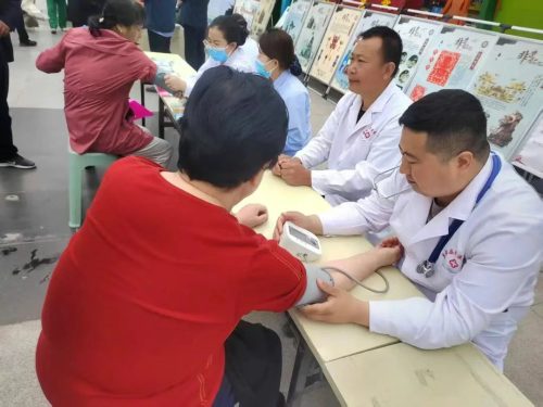 莊浪縣中醫醫院開展第38個世界無煙日主題義診活動，倡導健康生活